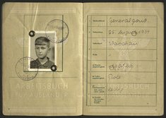 “German Reich - Workbook for Foreigners”, workbook of Jan Skórski, a Polish child forced labourer.  © Dokumentationszentrum NS-Zwangsarbeit/Collection Berliner Geschichtswerkstatt, dzsw11015
