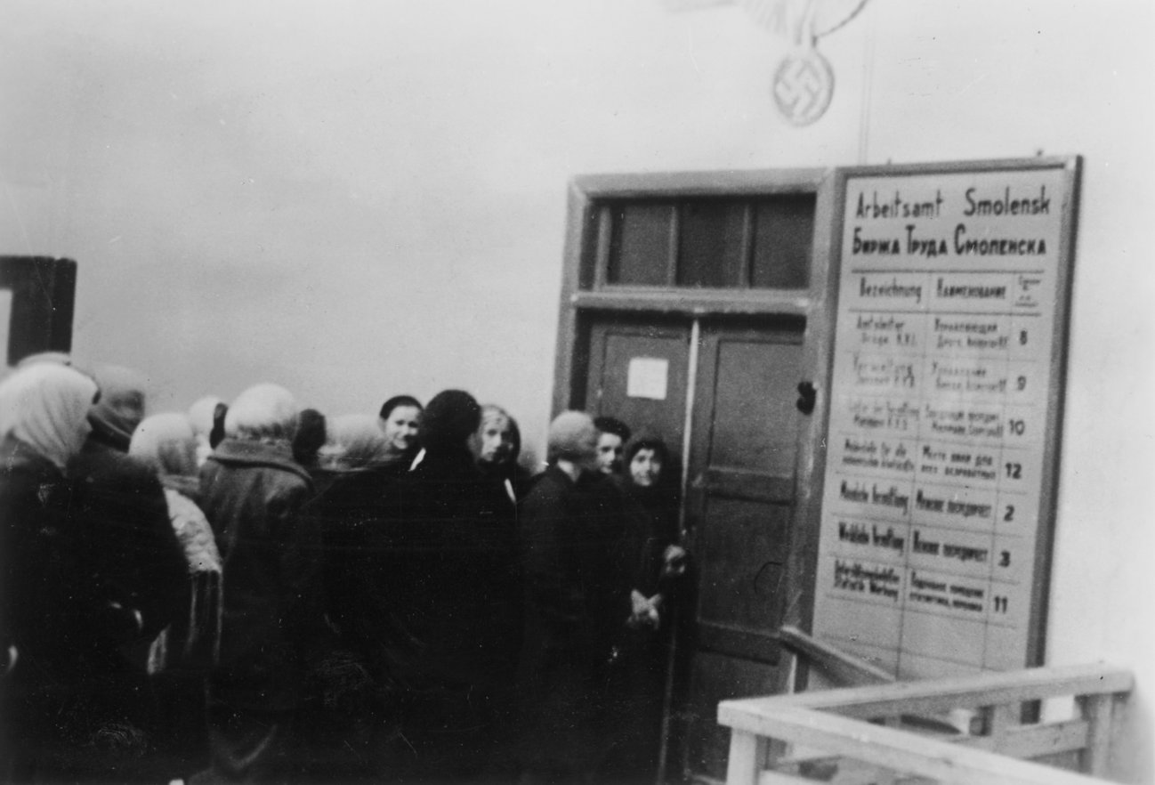 Deutsches Arbeitsamt Smolensk, Smolensk (Sowjetunion), November 1942, Süddeutsche Zeitung Photo / DIZ Dokumentations- und InformationsZentrum München GmbH