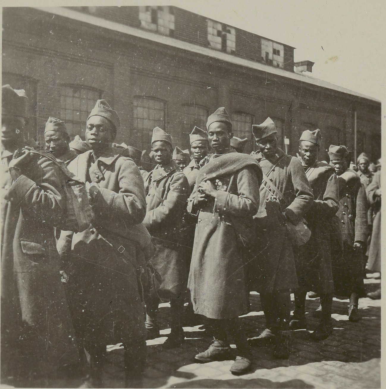 Französische Kriegsgefangene werden durch Emmerich transportiert, 1940, Stadtarchiv Emmerich