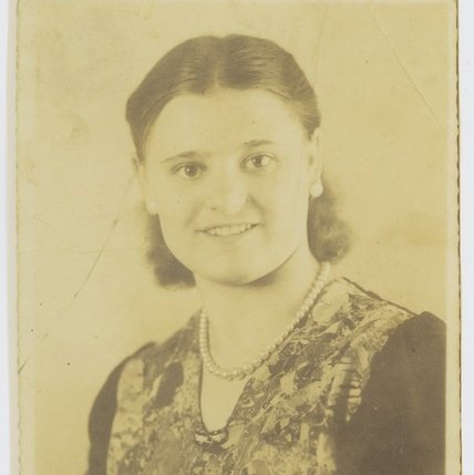 Die ukrainische Zwangsarbeiterin Marija Klimenko, Köln 1943. Fotograf: unbekannt. Bildnachweis: NS-Dokumentationszentrum der Stadt Köln (Bp4368).