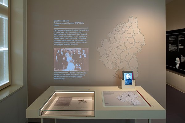 Ausstellungsraum zum Thema „Überwachung der Zwangsarbeiter:innen“, Foto: Haus der Geschichte Baden-Württemberg / Daniel Stauch